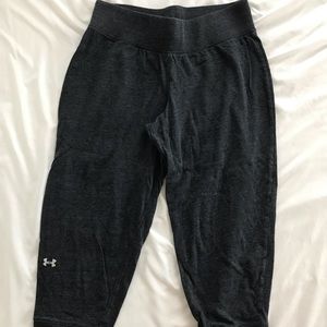 Underarmour women’s cropped joggers